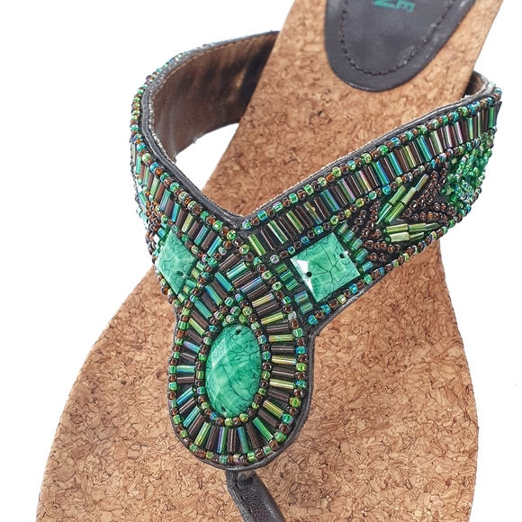 Kenneth Cole Reaction Turquoise Beaded Stepping Stone Flip Flops - Picture 2 of 6